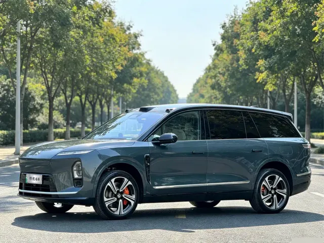 Nio ES8 — Фото автомобиля 2