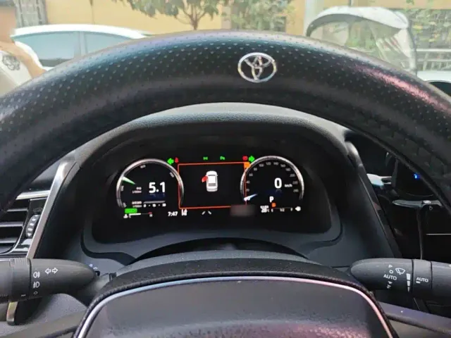 Toyota Camry — Фото автомобиля 3