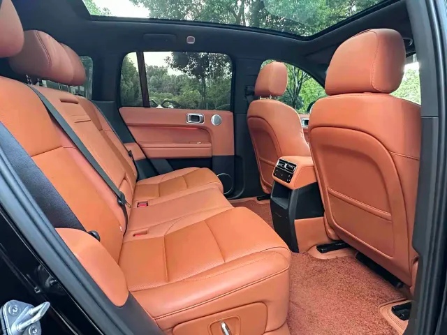 Li Auto L6 — Фото автомобиля 18