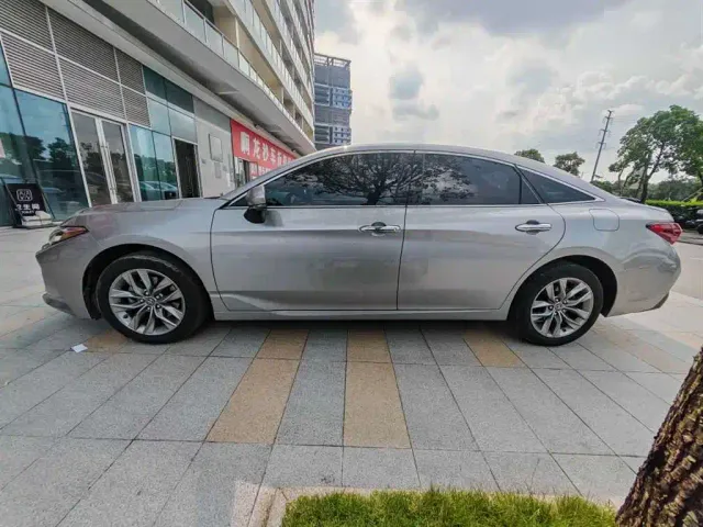 Toyota Avalon — Фото автомобиля 3