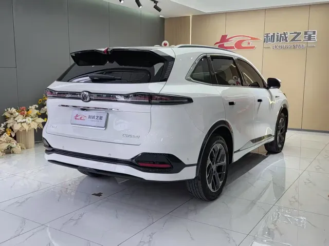Changan CS75 Plus — Фото автомобиля 9