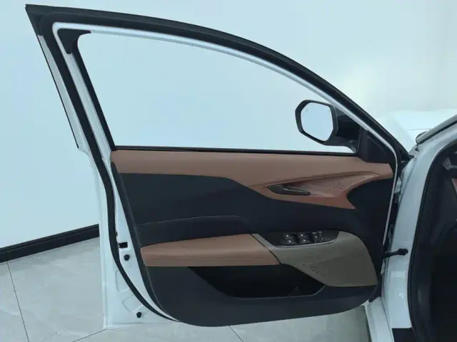 Changan Qiyuan A05 — Фото автомобиля 7