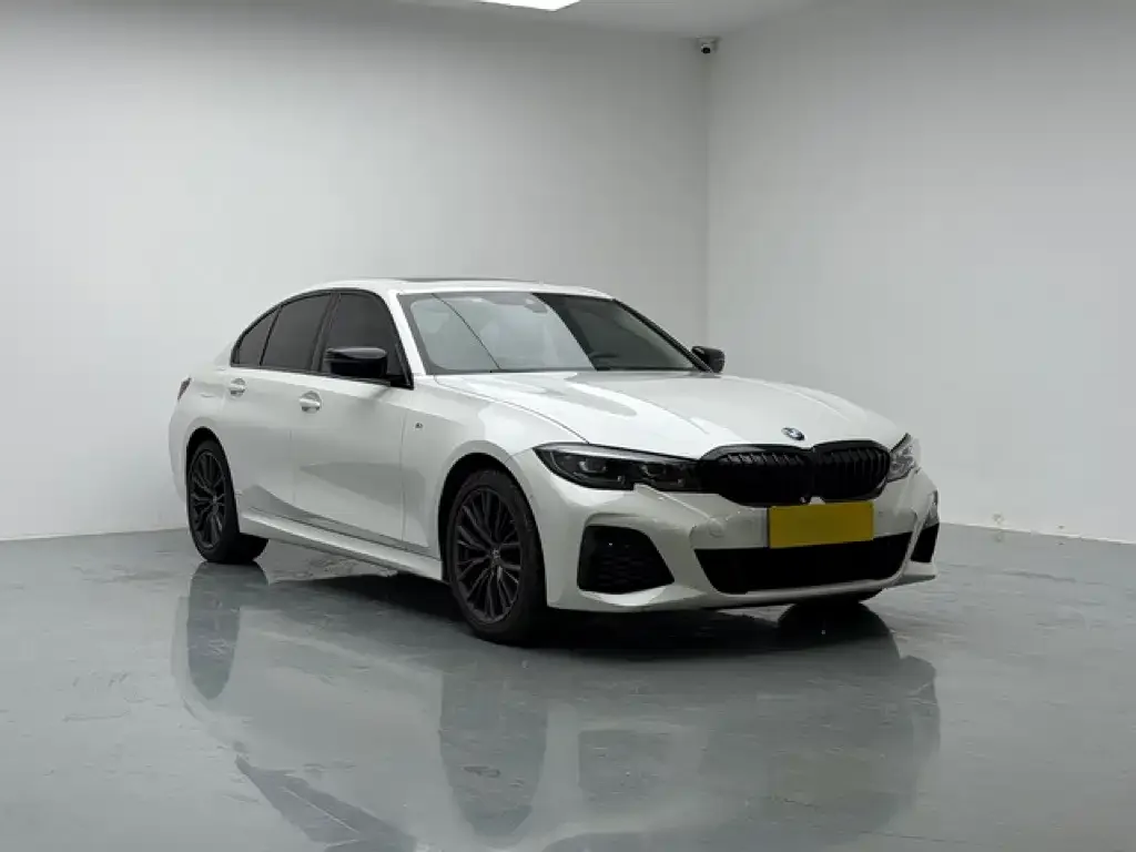 BMW BMW 3 Series 2022 325i M Sport Shadow Edition — Фото автомобиля 3