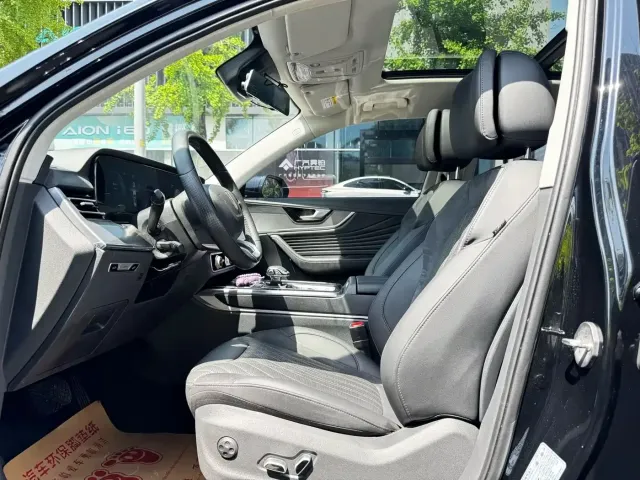 Hongqi HS5 — Фото автомобиля 4