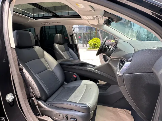 Buick Enclave — Фото автомобиля 9