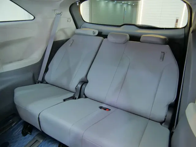 Toyota Granvia — Фото автомобиля 13