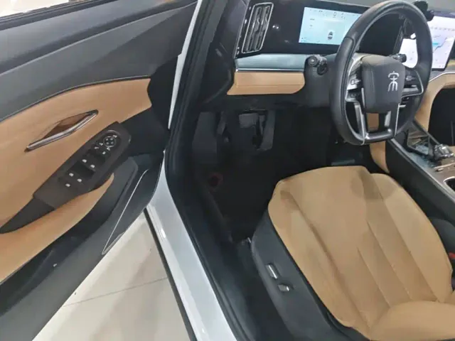 BYD Song L DM-i — Фото автомобиля 15