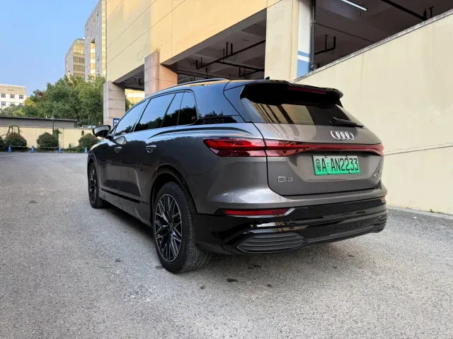 Audi Q5 e-tron — Фото автомобиля 7