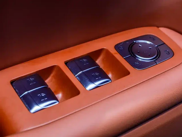 Li Auto L7 — Фото автомобиля 15