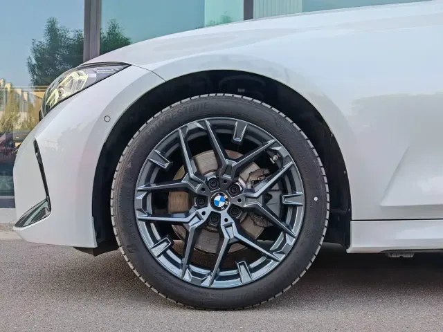 BMW 3 Series — Фото автомобиля 10