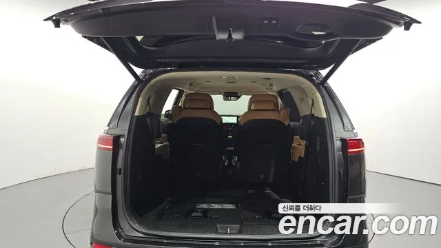 Kia Carnival Generation 4 — Фото автомобиля 26
