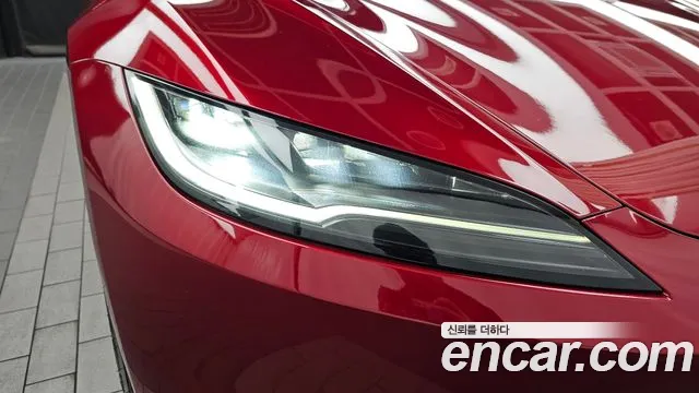 Tesla Model 3 — Фото автомобиля 20
