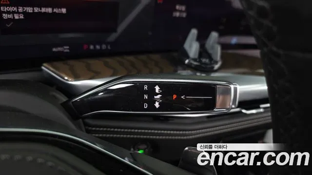 Cadillac Escalade — Фото автомобиля 9