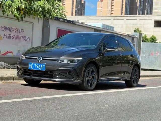 Фотография автомобиля — Volkswagen Golf