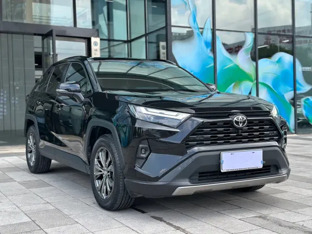Toyota RAV4 — Фото автомобиля 2