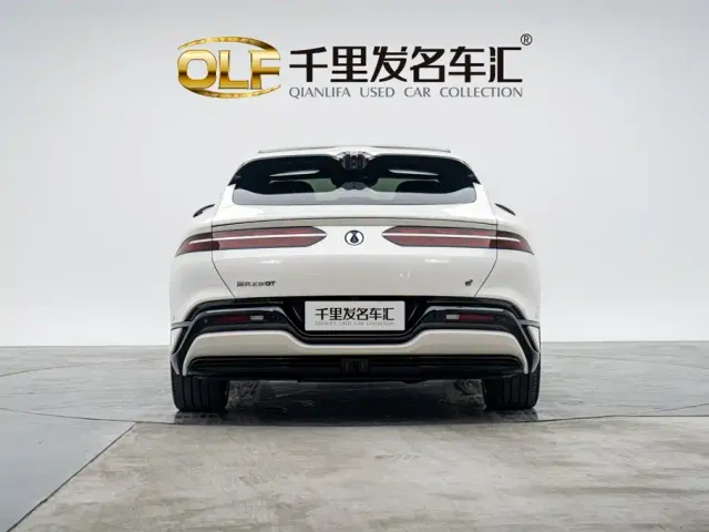 Denza Z9GT — Фото автомобиля 2