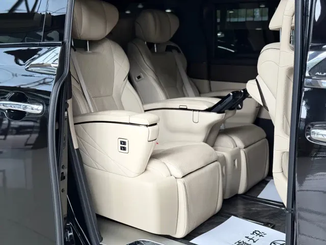 Toyota Alphard — Фото автомобиля 12