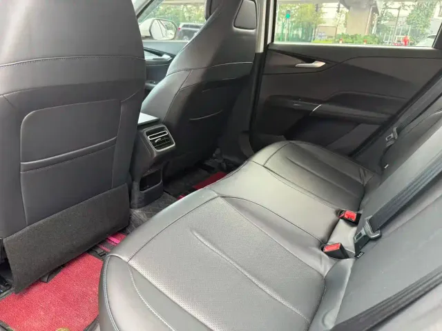 Changan Eado — Фото автомобиля 5