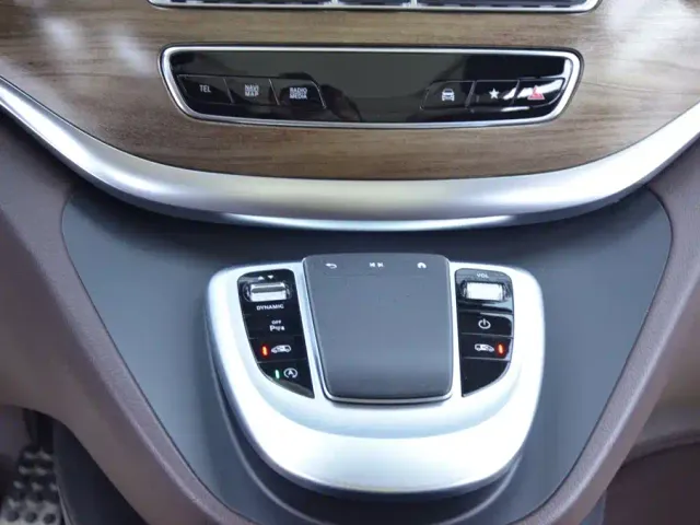 Mercedes-Benz V-Class — Фото автомобиля 8