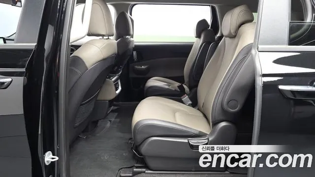 Kia Carnival — Фото автомобиля 16
