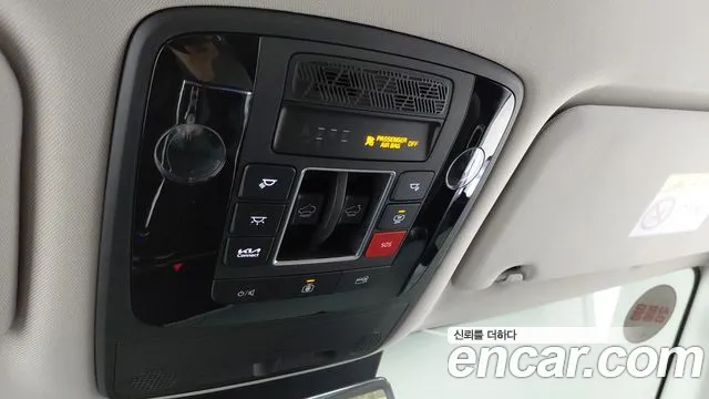 Kia Carnival Generation 4 — Фото автомобиля 9