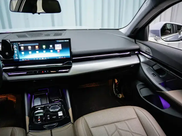 BMW 5 Series — Фото автомобиля 6