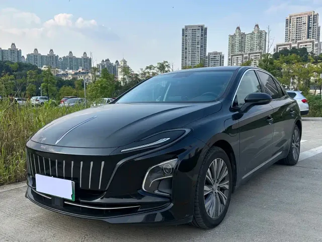 Фотография автомобиля — Hongqi E-QM5