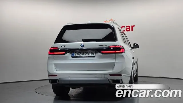BMW X7 — Фото автомобиля 4