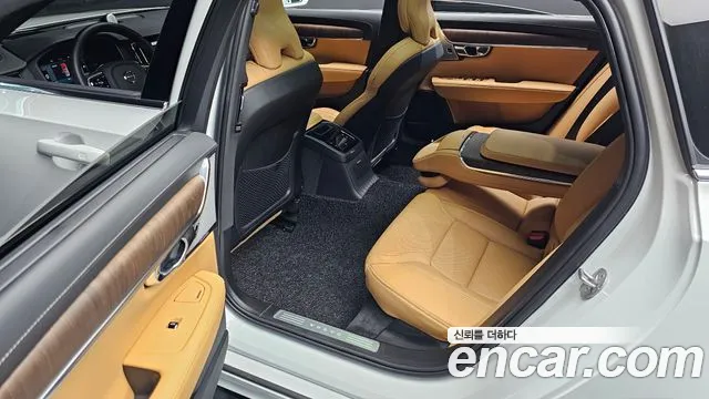Вольво S90 — Фото автомобиля 12