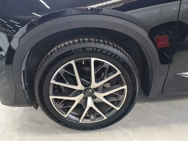 GAC Trumpchi GS8 — Фото автомобиля 22