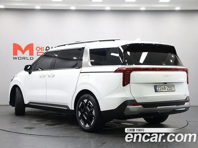 Kia Carnival Generation 4 — Фото автомобиля 4