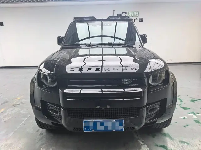 Land Rover Defender — Фото автомобиля 2