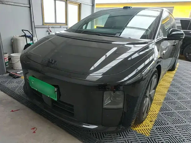 Фотография автомобиля — Li Auto i6
