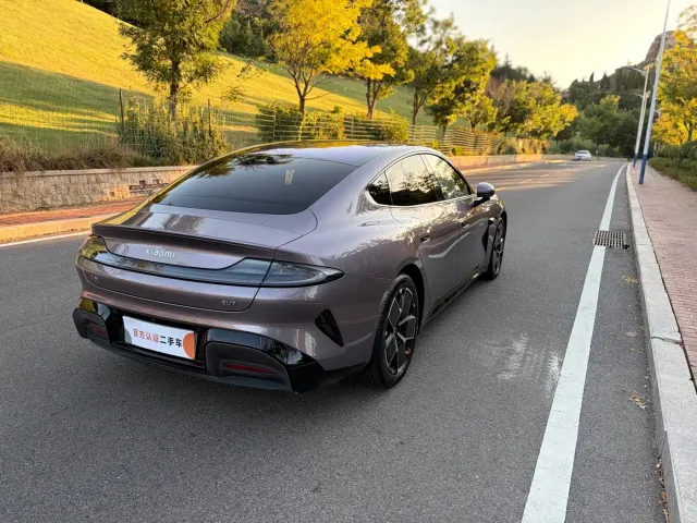 Xiaomi SU7 — Фото автомобиля 7