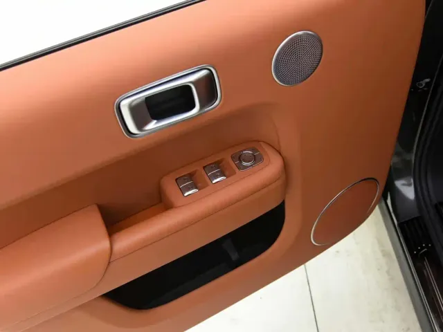 Li Auto L8 — Фото автомобиля 8