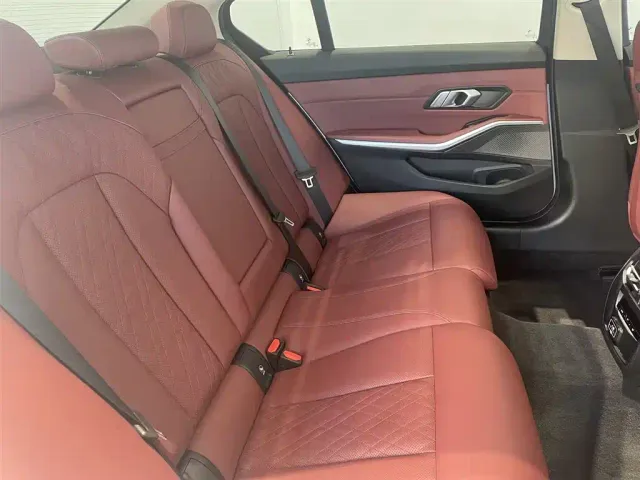 BMW 3 Series — Фото автомобиля 13