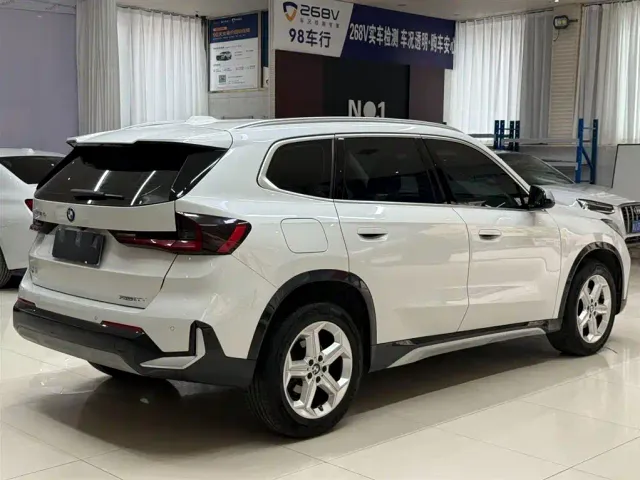 BMW X1 — Фото автомобиля 4