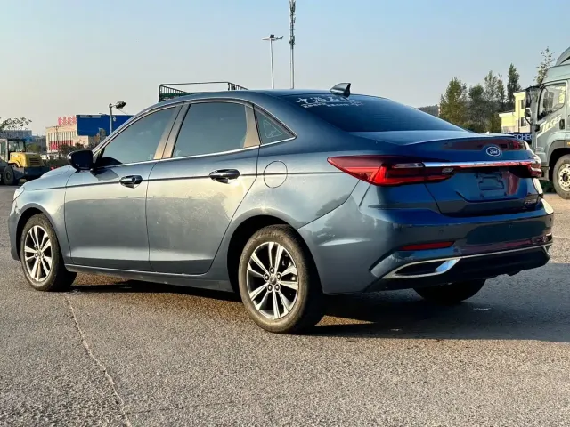 Ford Escort — Фото автомобиля 18