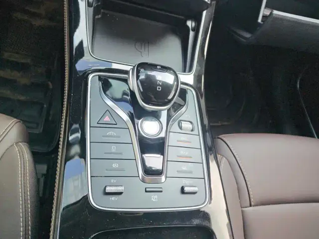 BYD Song MAX — Фото автомобиля 16
