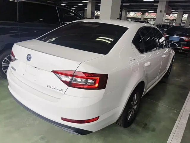 Skoda Octavia — Фото автомобиля 6