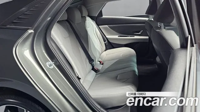 Hyundai AVANTE Avante (CN7) — Фото автомобиля 11