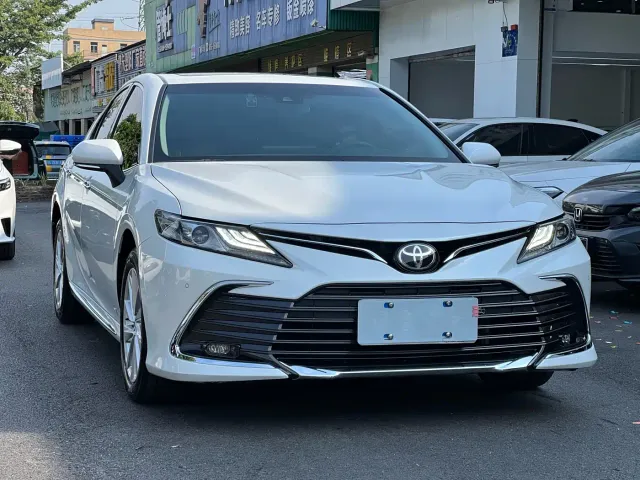 Фотография автомобиля — Toyota Camry