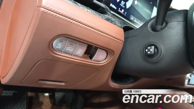 Genesis G90 Бензин 3.5 турбо AWD — Фото автомобиля 27