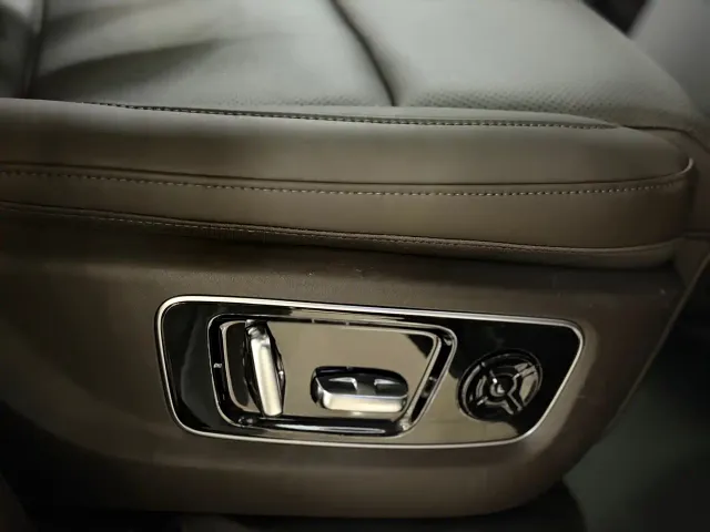 Li Auto L9 — Фото автомобиля 11
