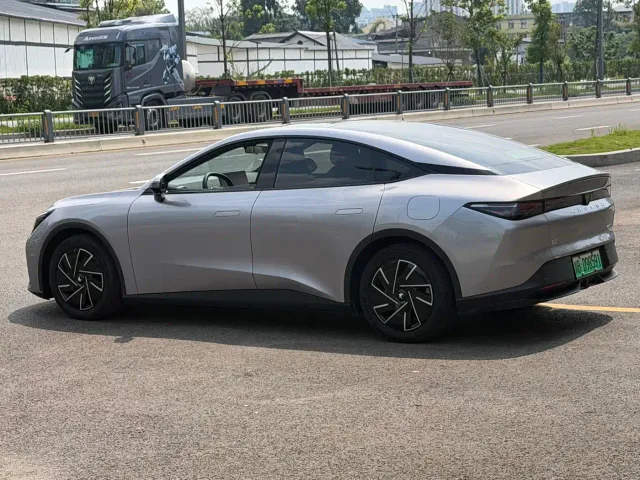 Arcfox Alpha S5 — Фото автомобиля 11