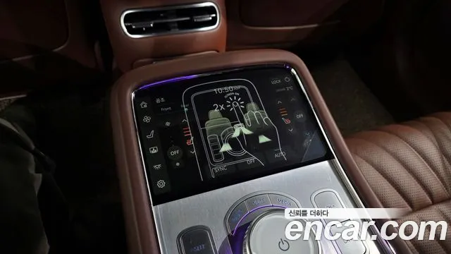 Genesis G90 Бензин 3.5 Turbo e-S/C AWD — Фото автомобиля 18