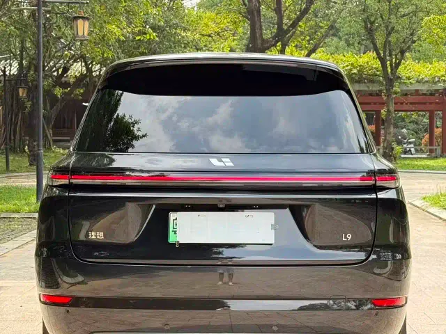 Li Auto L9 — Фото автомобиля 5