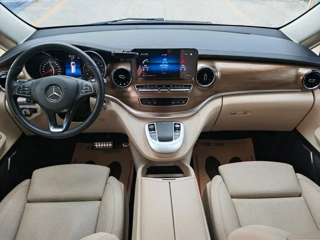 Mercedes-Benz V-Class — Фото автомобиля 11