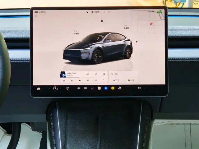 Tesla Model Y — Фото автомобиля 10