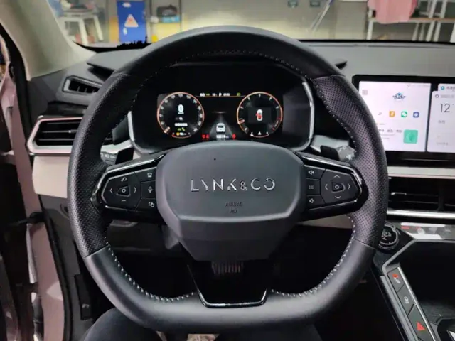 Lynk & Co 06 — Фото автомобиля 14